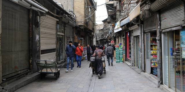 İran'ın bazı kentlerinde esnaf yine kepenk kapattı
