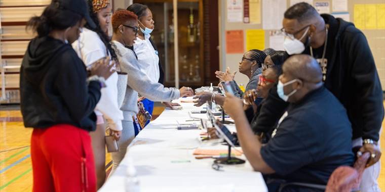 ABD'nin Georgia eyaletinde 2. tura kalan Senato seçimleri yapılıyor