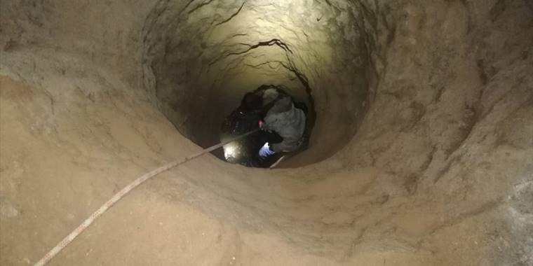 Aksaray'da kuyuya düşen köpeği AFAD ekipleri kurtardı