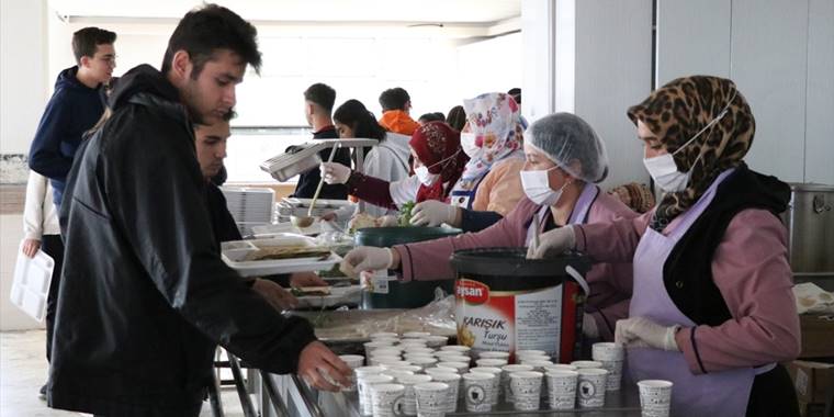 Niğde'de her gün 6 bin 205 öğrenciye ücretsiz yemek veriliyor