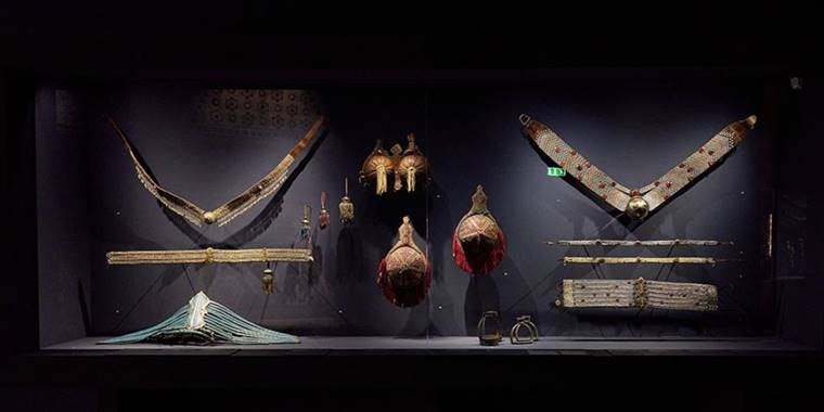 Özbekistan’ın 2 bin yıllık tarihini yansıtan 168 eser Louvre Müzesi'nde sergileniyor