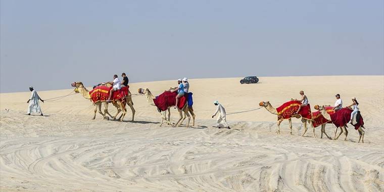 Dünya Kupası için Katar'a gelenlerin favori eğlencesi: Çöl safarisi