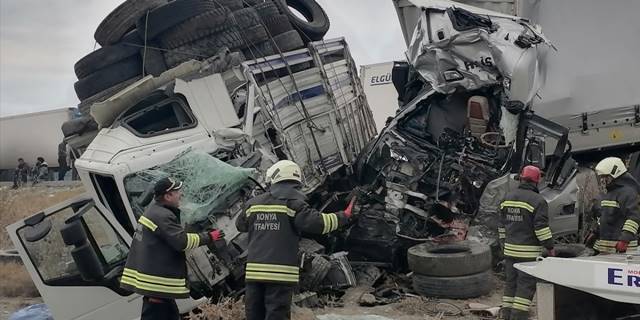 Konya'da zincirleme trafik kazasında 2 kişi öldü