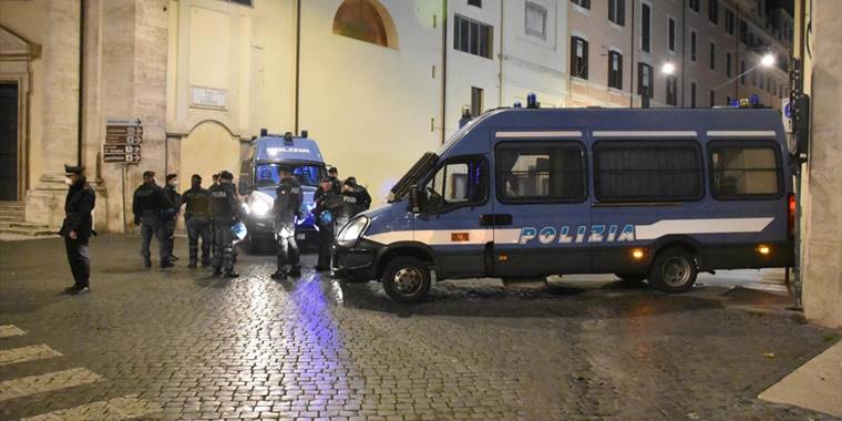 İtalya'da, Almanya'da darbe planladığı belirtilen grupla bağlantılı 1 Alman gözaltına alındı