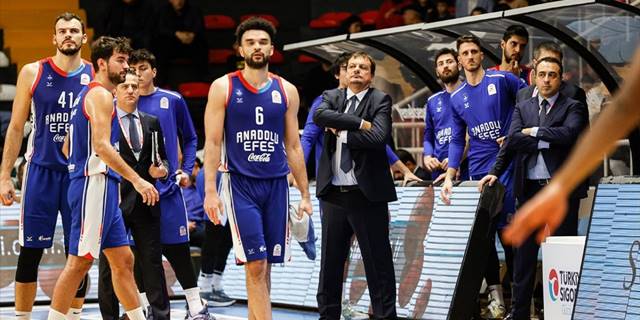 Anadolu Efes, Zalgiris Kaunas deplasmanında