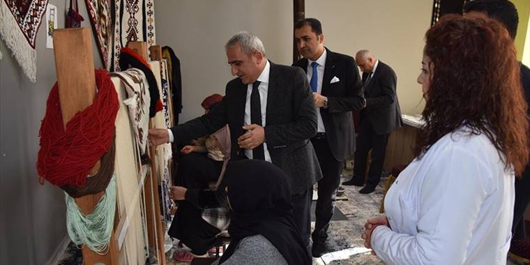 Hakkari'de eski okul binaları köylüler için kurs merkezi oldu