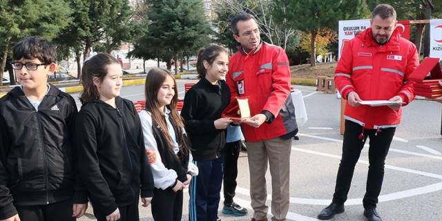 Öğrencilerin çabasıyla 6 yılda 6 bin 65 ünite kan bağışı toplandı