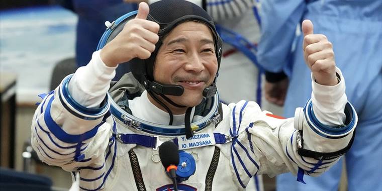 Japon milyarder Maezawa, 2023'teki Ay seyahatinin yolcularını duyurdu