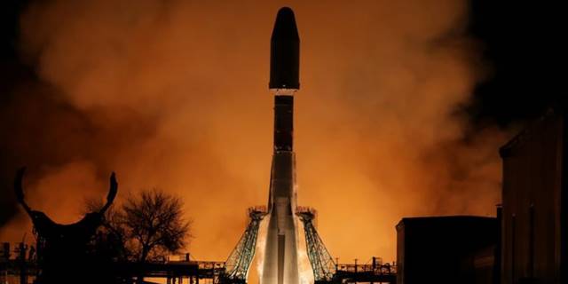 SpaceX, rakibi OneWeb için uzaya 40 internet uydusu fırlattı