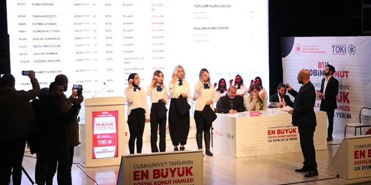 Niğde'de "İlk Evim, İlk İş Yerim" projesiyle yapılacak konutlar için kura çekildi