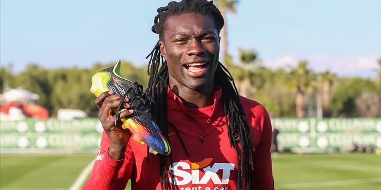 Galatasaraylı Gomis: Oyuncular arasında saygı çerçevesinde bir rekabet olması gerek