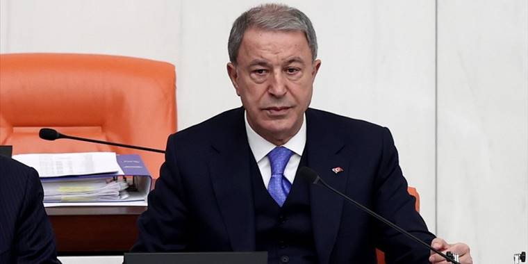 Bakan Akar'dan mühimmata 'cemaate selam' yazıldığı iddialarına yalanlama