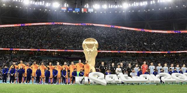 Hollanda-Arjantin maçında fenalaşan ABD'li gazeteci Wahl, hayatını kaybetti