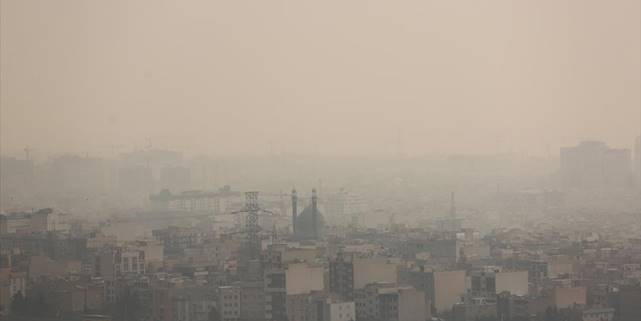 Tahran ve Elborz eyaletlerinde hava kirliliği nedeniyle eğitime 2 gün ara verildi