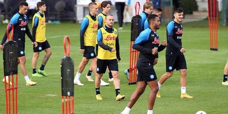 Serie A lideri Napoli'nin Antalya kampı devam ediyor