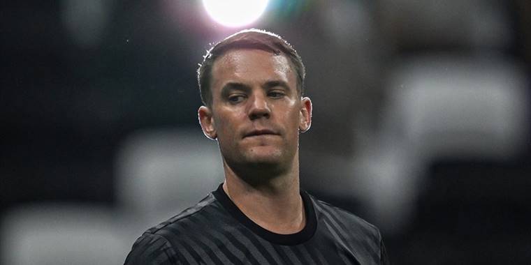Bayern Münih kalecisi Neuer sezonu kapattı