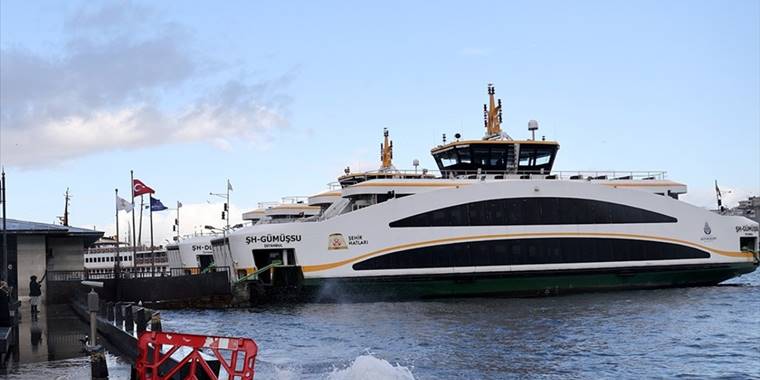 İstanbul’da vapur seferlerine lodos engeli