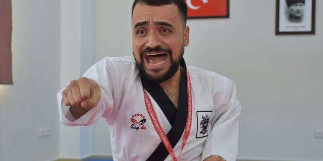 Eskişehirli cam kemik hastası Burak Sakçı tekvandoda engellilere örnek oluyor