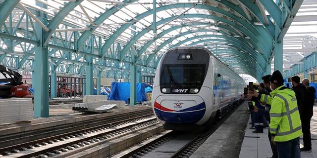 Gelecek yıl ulaştırma yatırımlarının yüzde 64'ü demir yoluna yapılacak