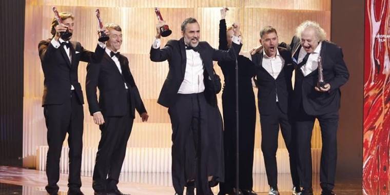 TRT ortak yapımı "Hüzün Üçgeni" İzlandan'dan 4 ödülle döndü