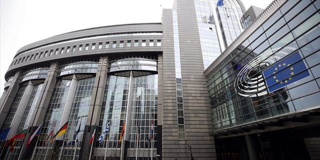 Avrupa Parlamentosu hakkındaki yolsuzluk soruşturması genişliyor