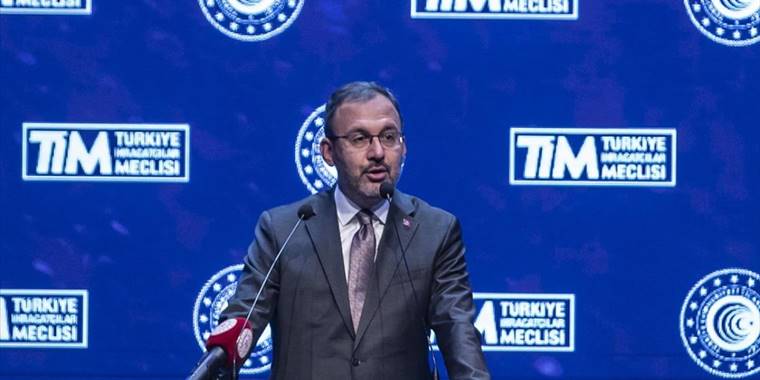 Bakan Kasapoğlu: Üreten, düşünen gençlerimizin yanında olmaya devam edeceğiz