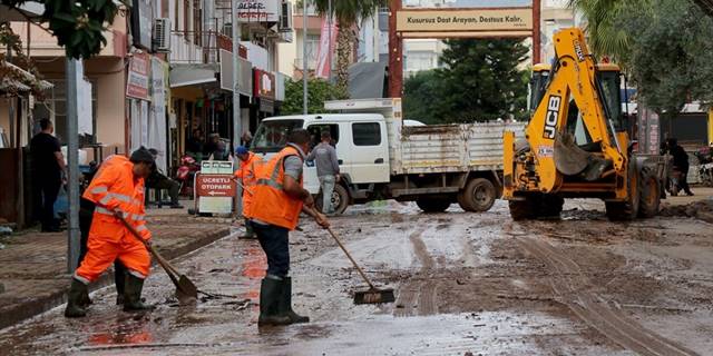Aile ve Sosyal Hizmetler Bakanlığından Antalya'da selden etkilenenlere destek