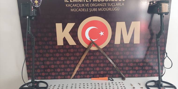 Konya'da tarihi eser kaçakçılığı operasyonunda 200 sikke ele geçirildi