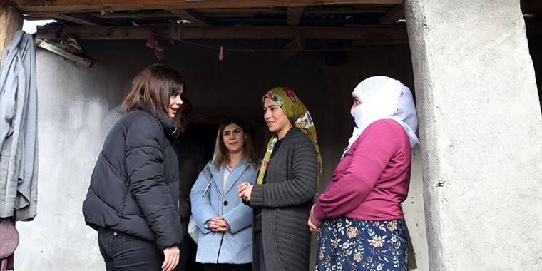 Öğretmenler ailelerini ikna ederek kız öğrencileri yeniden okullu yaptı