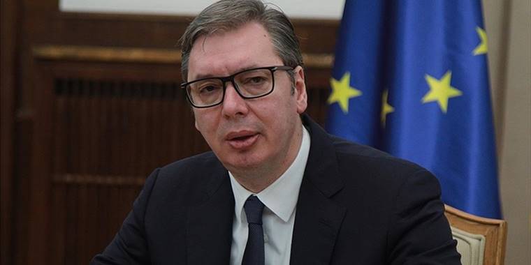 Sırp lider Vucic, AB ve ABD'den yetkililerle Kosova ile gerginliğin düşürülmesini görüştü