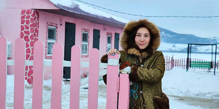 Kazak turizmci, köy köy gezerek ailelere 'turistleri ağırlama' dersleri veriyor