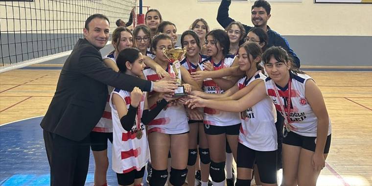 Karaman'da ortaokullar arası yıldızlar voleybol il birinciliği müsabakaları sona erdi