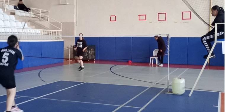 Karaman'da okullararası yıldızlar badmintonda il birinciliği müsabakaları sona erdi