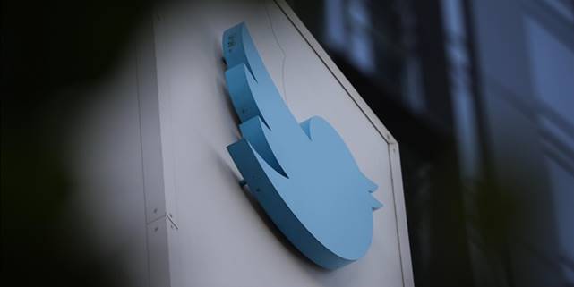 AB'den gazetecilerin hesaplarını askıya alan Twitter'a yaptırım uyarısı