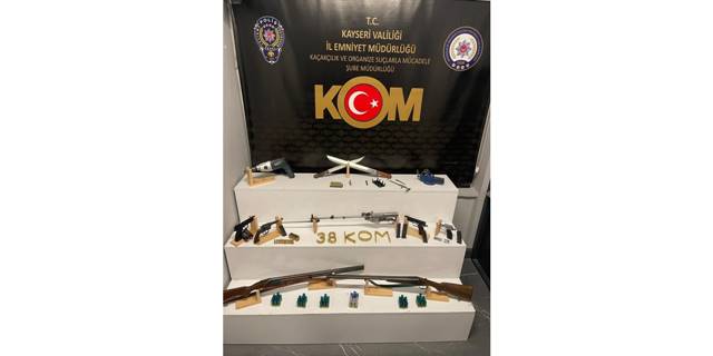 Kayseri'de ruhsatsız silah bulunduran 3 şüpheli yakalandı
