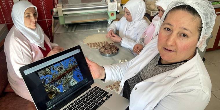 Ardahanlı mantıcılar "Yılın Fotoğrafları" oylamasında "Bal festivali" fotoğrafını seçti