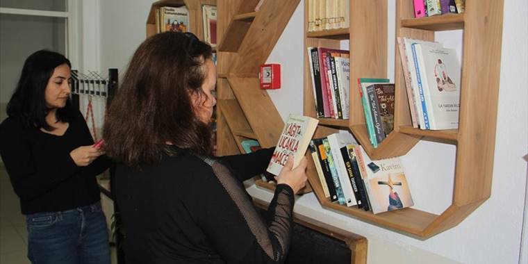 "Geri Dönüşüm Kütüphanesi" kitap okuma alışkanlığına katkı sunuyor