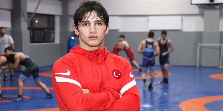 Avrupa şampiyonu genç güreşçinin yeni hedefi olimpiyat altın madalyası