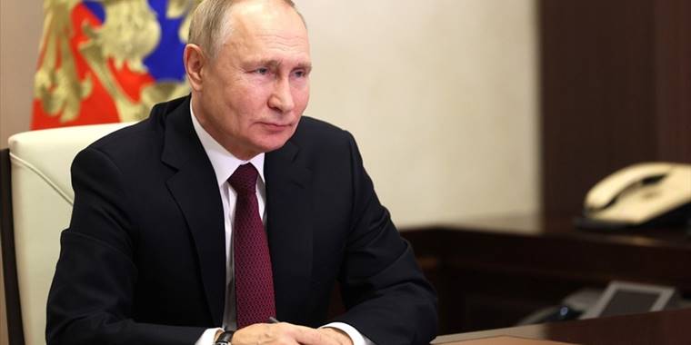 Putin, Rusların yabancılar için 'taşıyıcı annelik' yapmasını yasaklayan yasayı imzaladı