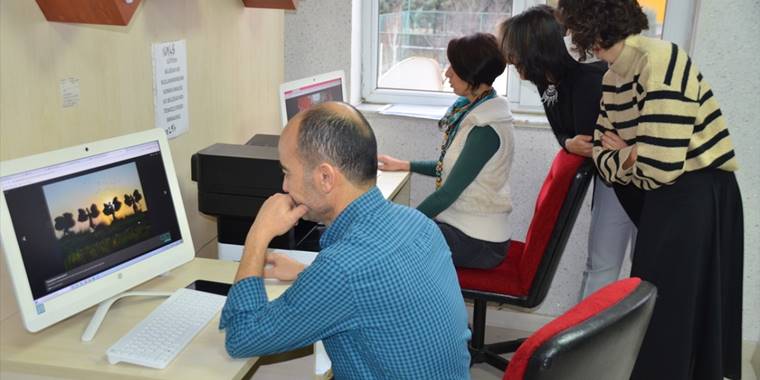 Kahramankazan'da öğretmenler AA'nın "Yılın Fotoğrafları" oylamasına katıldı