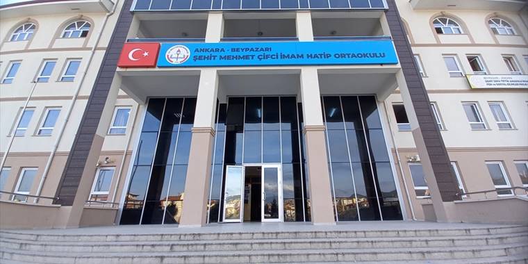 Ankara'da Şehit Mehmet Çifci İmam Hatip Ortaokulunda öğrencilere Çince kursu