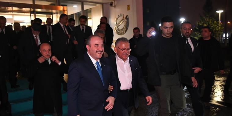 Başkan Büyükkılıç Kayseri'de sanayi alanındaki çalışmaları değerlendirdi
