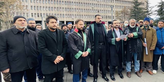 Hz. Muhammed'e hakaret ettiği öne sürülen öğretim görevlisine suç duyurusu