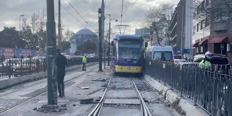 Kabataş-Bağcılar tramvayı raydan çıktı