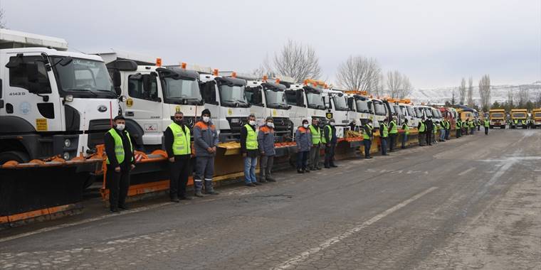 Büyükşehir Belediyesi karla mücadele ekibi kış şartlarına hazır