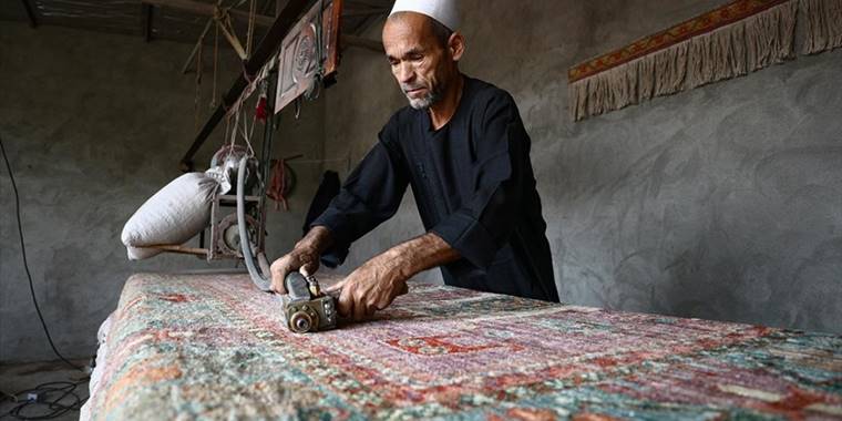Geleneksel Afgan halısı, Türkiye'den dünya pazarına ulaşıyor