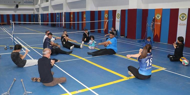 Adana Ayyıldız Engelliler Spor Kulübü Paravolley Takımı, zirve hedefiyle lige hazırlanıyor