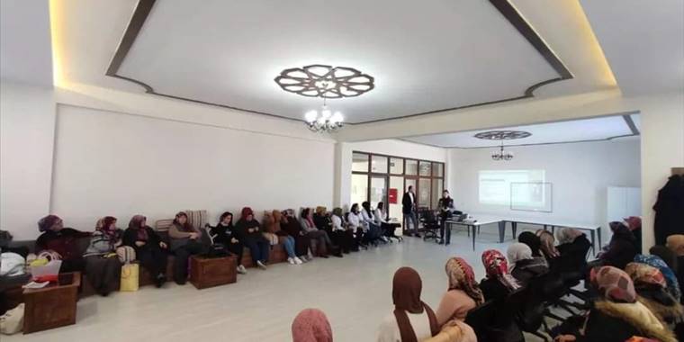 Hüyük'te düzenlenen seminerde annelere uyuşturucu bağımlılığı anlatıldı