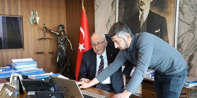 Tekirdağ Büyükşehir Belediye Başkanı Kadir Albayrak, AA'nın "Yılın Fotoğrafları" oylamasına katıldı