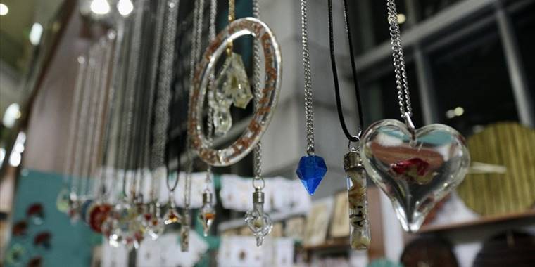 İzlediği haberden etkilenerek başladığı el sanatının ustası oldu